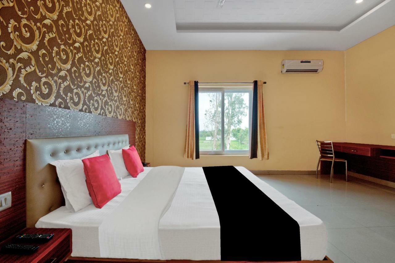 Capital O 40833 Maharaja Hotel & Restaurant Kashipur Extérieur photo