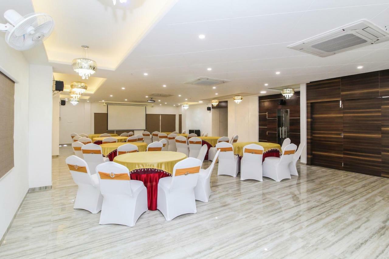 Capital O 40833 Maharaja Hotel & Restaurant Kashipur Extérieur photo